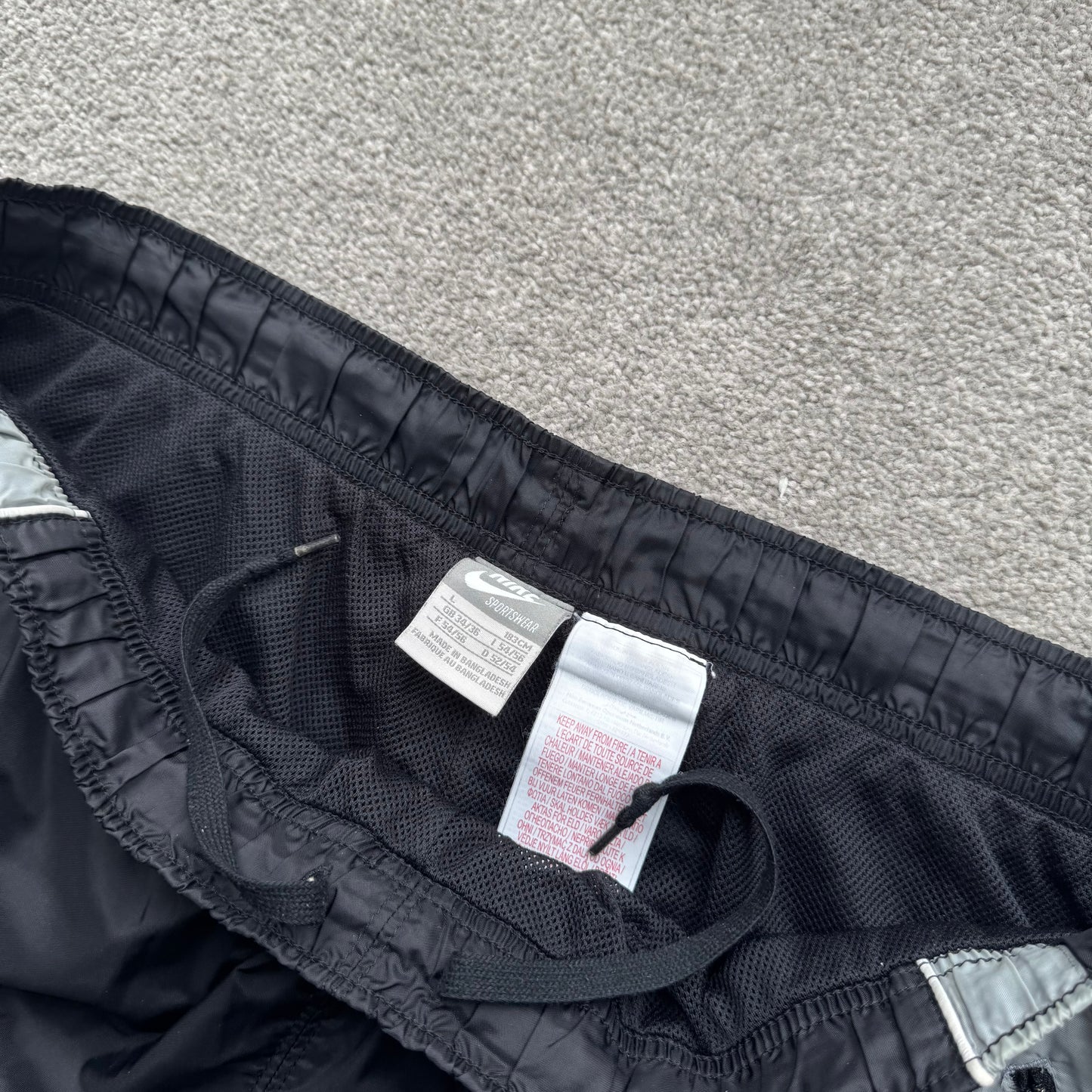 SUPER RARE 2000s Nike Trackpants Black - (L)