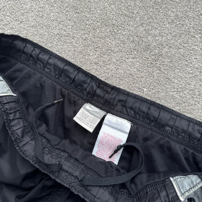 SUPER RARE 2000s Nike Trackpants Black - (L)