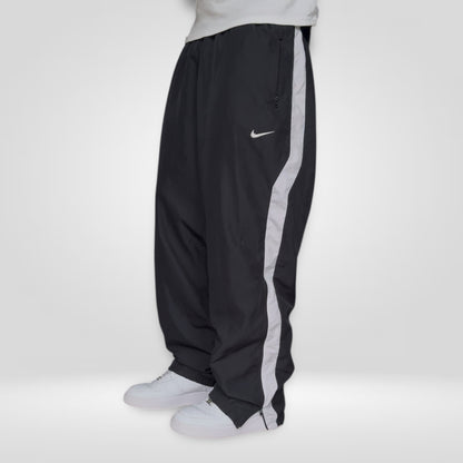 RARE Baggy Nike Trackpants Black - (L)