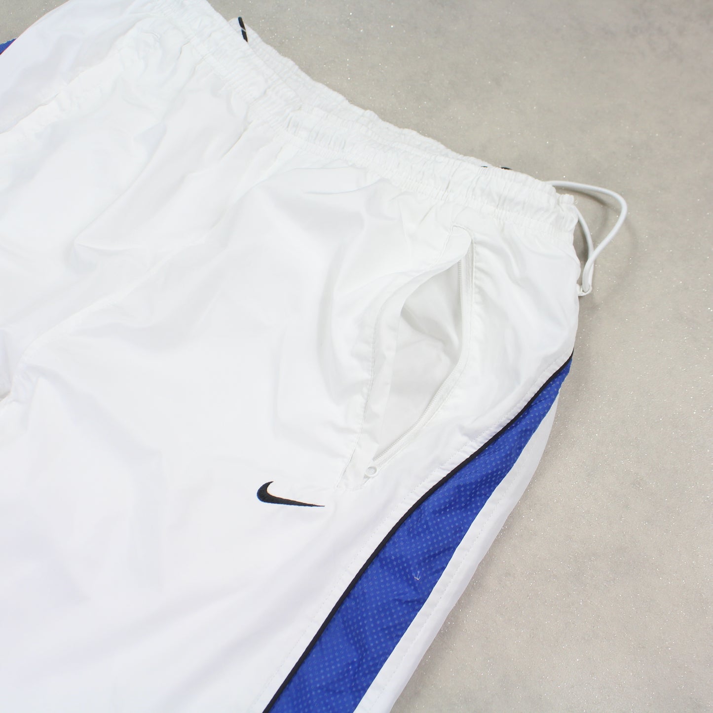 SUPER RARE 2000s Baggy Nike Trackpants White - (L)