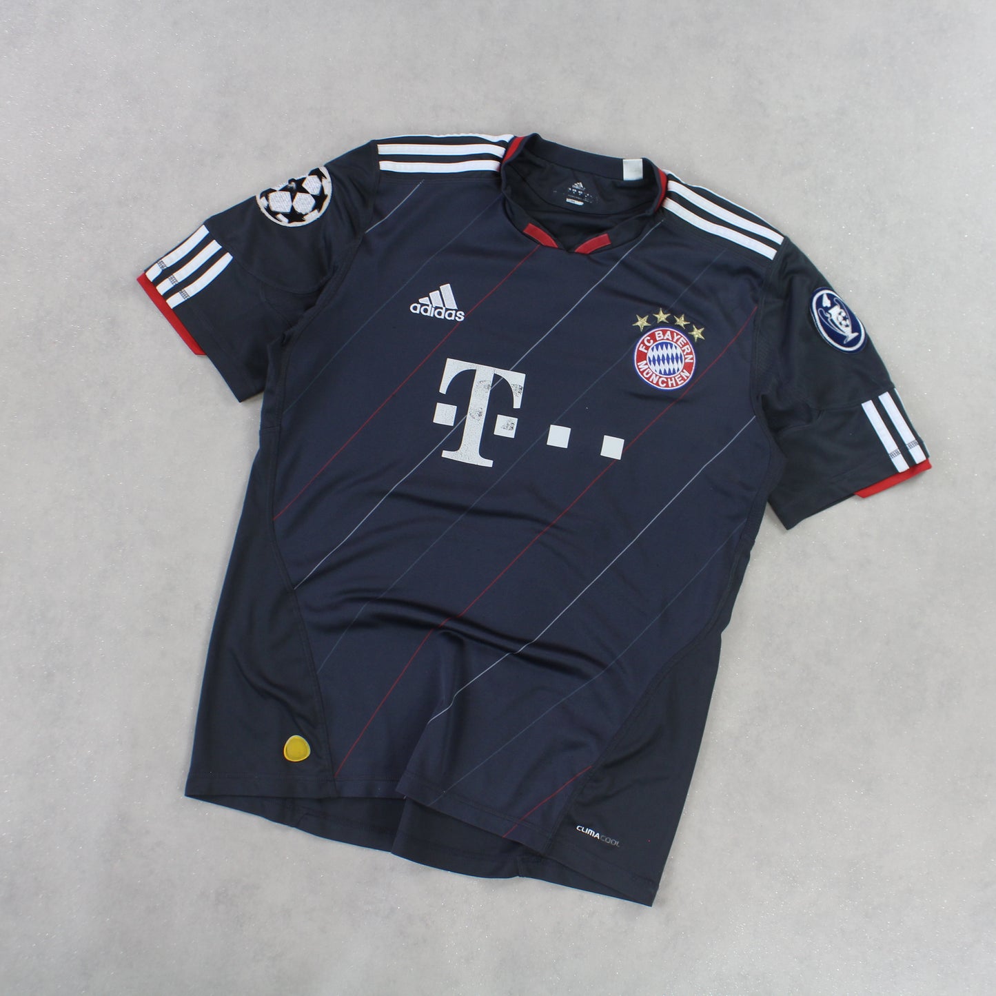 RARE 2010 Adidas Bayern Munich Shirt - (S)