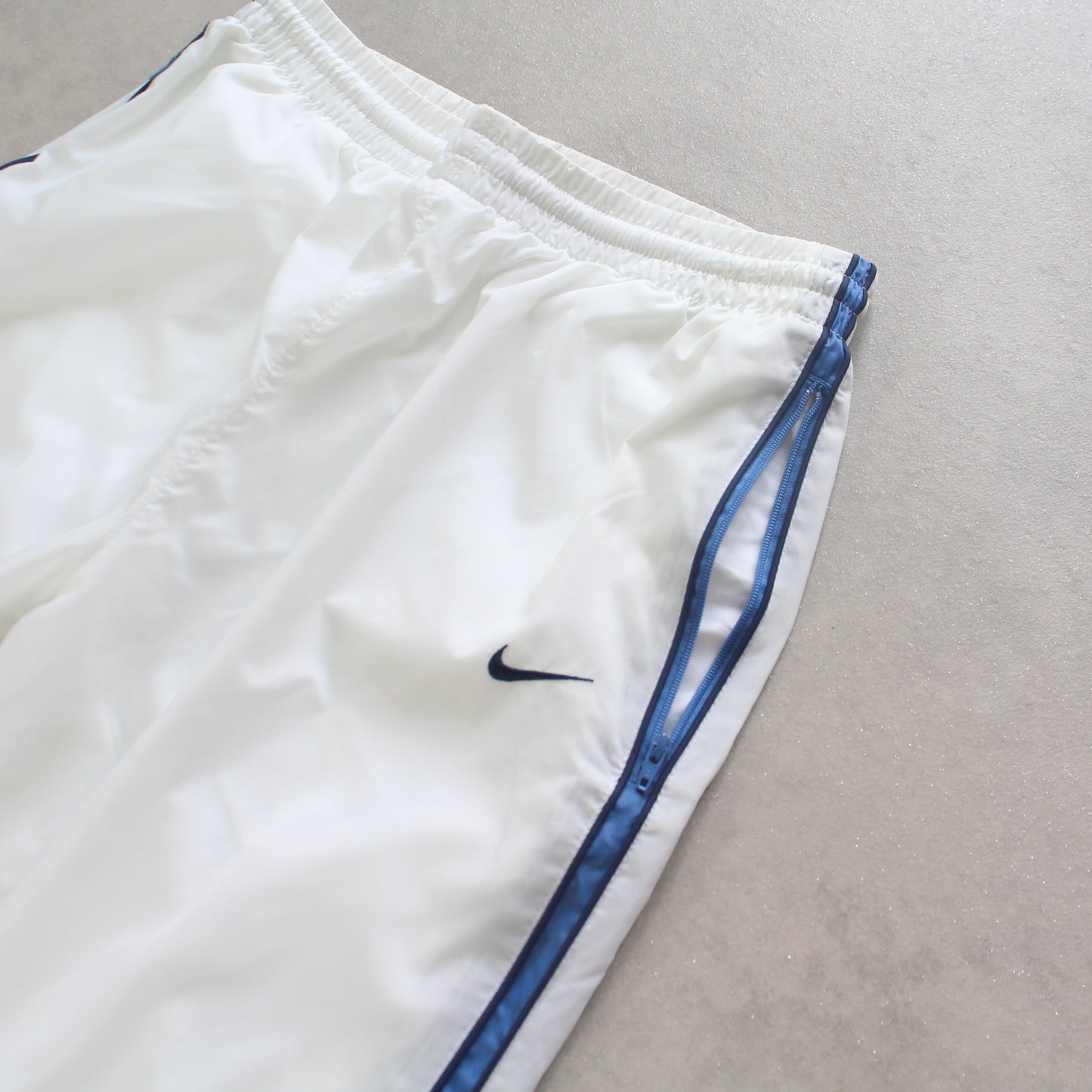 SUPER RARE 2000s Nike Trackpants White - (S)