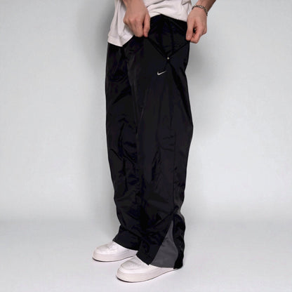 RARE 1990s Nike Trackpants Black - (L)