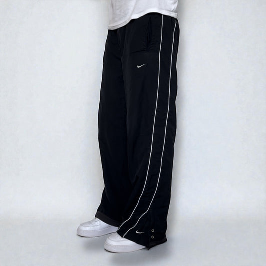 SUPER RARE 2000s Baggy Nike Trackpants Black *PREMIUM* - (L)