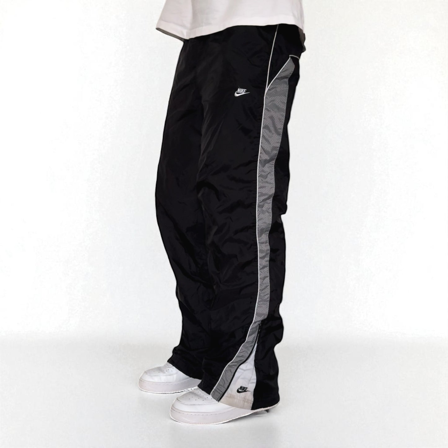 RARE 2000s Baggy Nike Trackpants Black - (L)