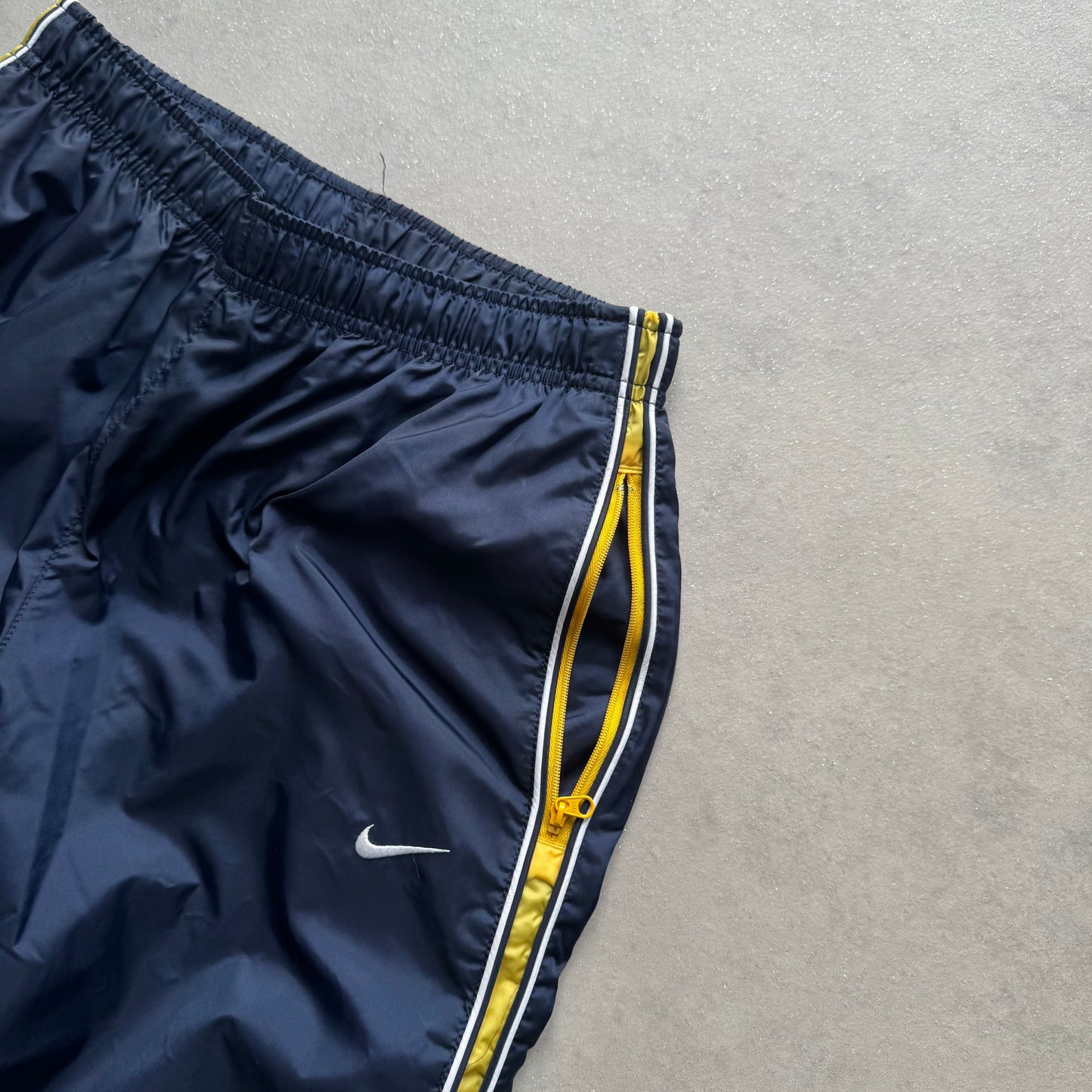 SUPER RARE 2000s Nike Trackpants Navy - (XS)