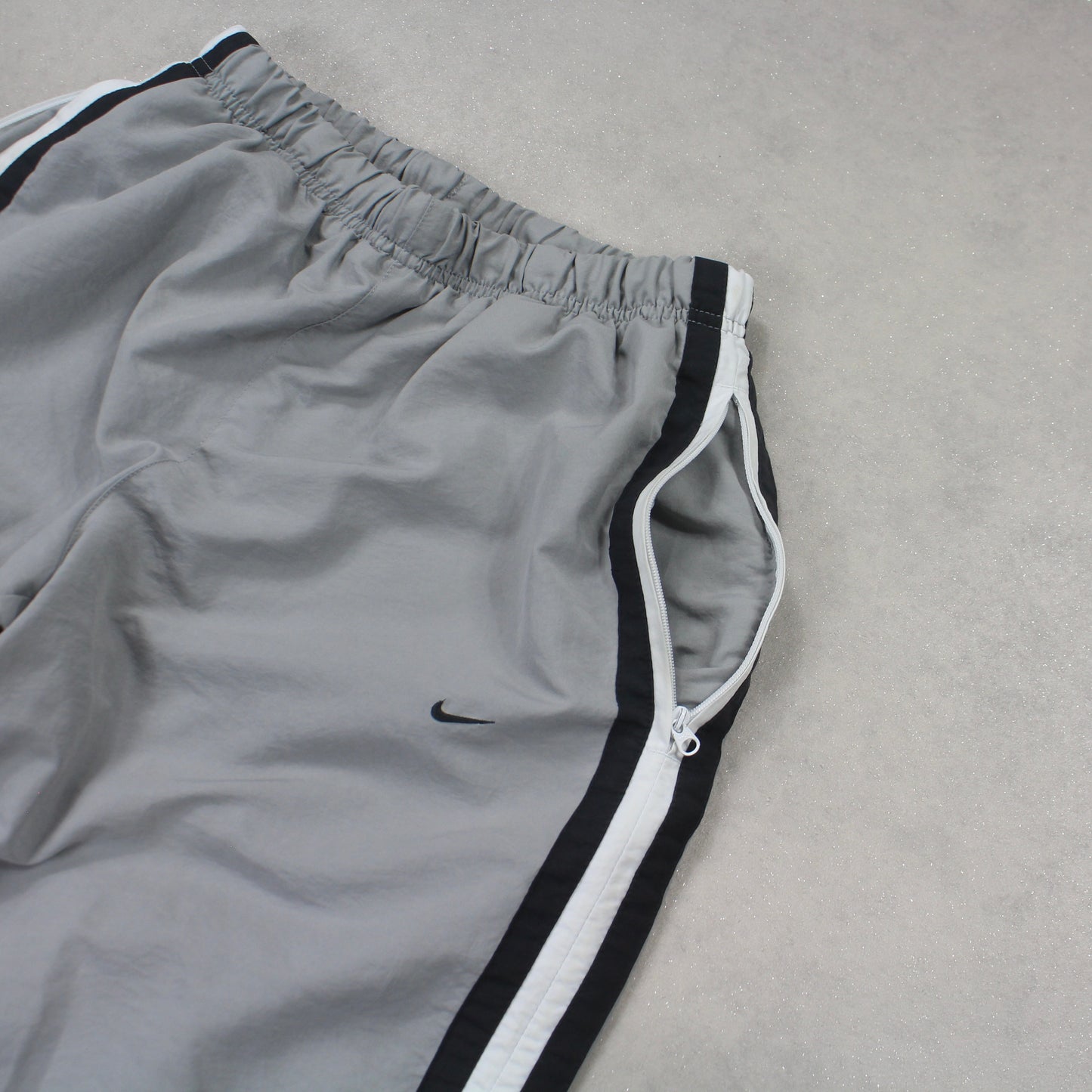 RARE 2000s Nike Trackpants Grey - (S)