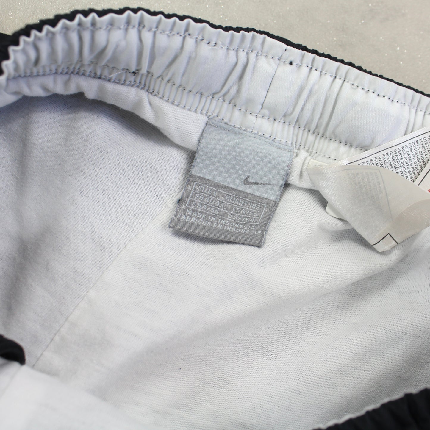 RARE 2000s Nike Trackpants Black - (L)