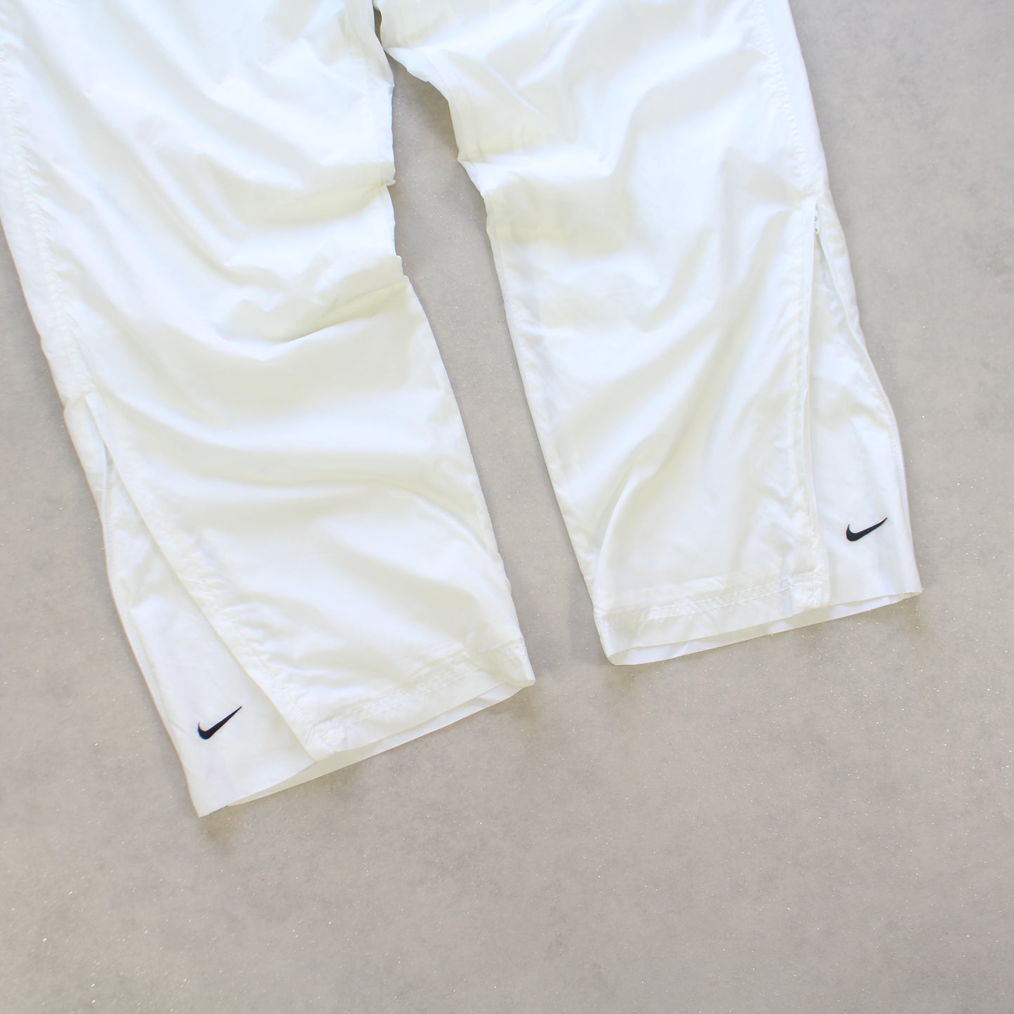 SUPER RARE 2000s Nike Trackpants White - (L)