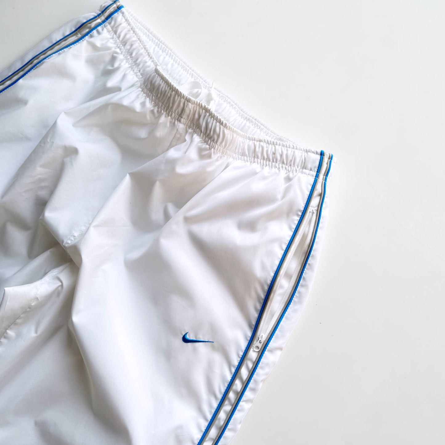 SUPER RARE 2000s Baggy Nike Trackpants White *PREMIUM* - (L)