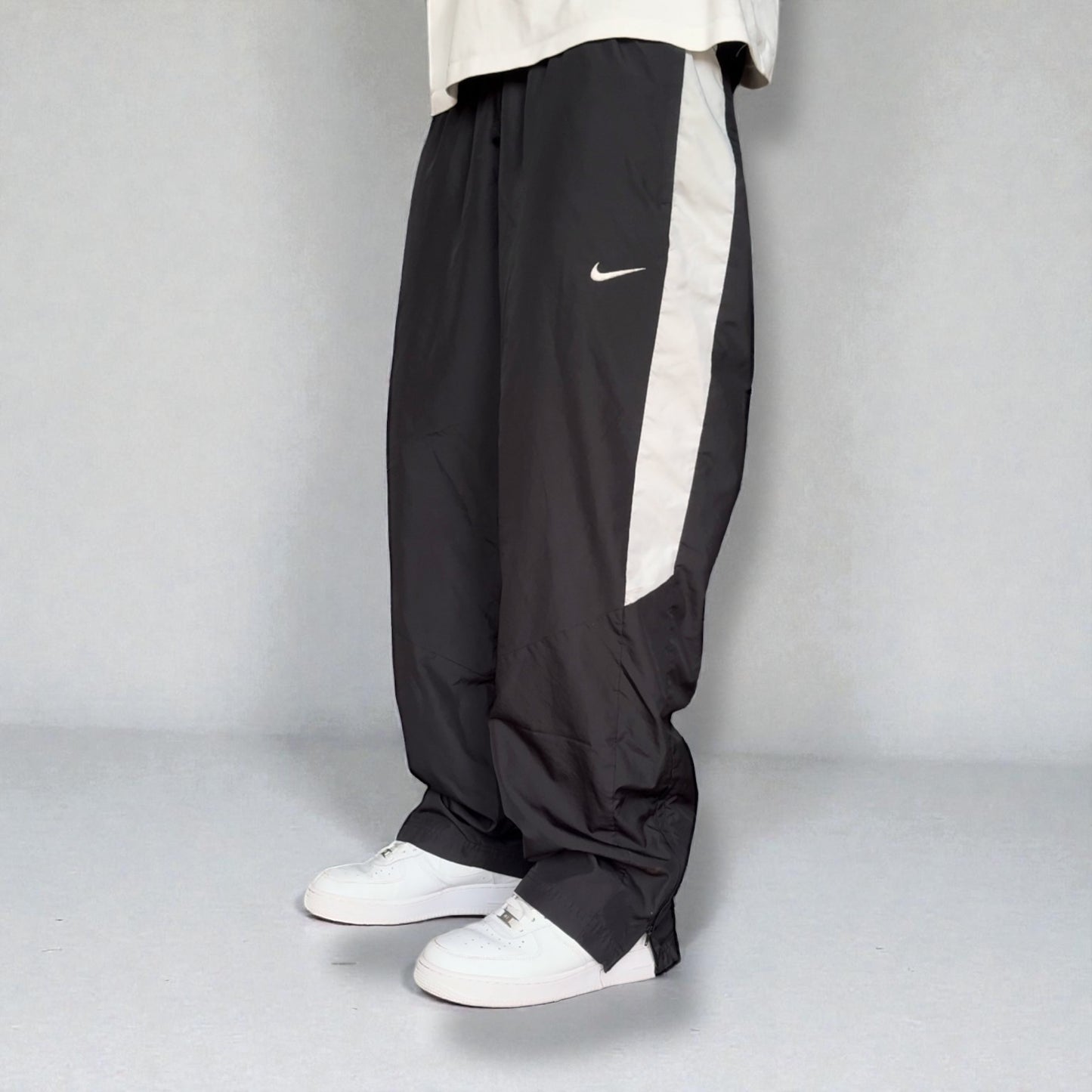 RARE 2000s Baggy Nike Trackpants Black - (L)