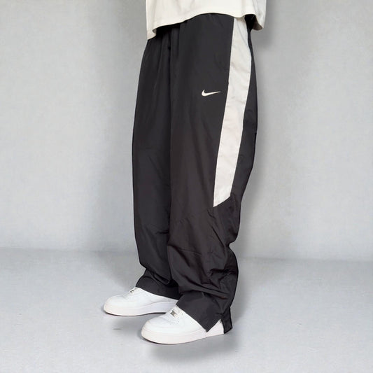RARE 2000s Baggy Nike Trackpants Black - (L)
