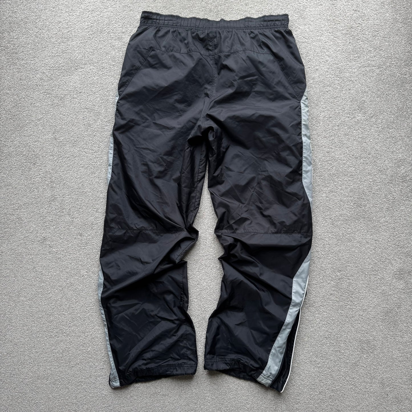 SUPER RARE 2000s Nike Trackpants Black - (L)