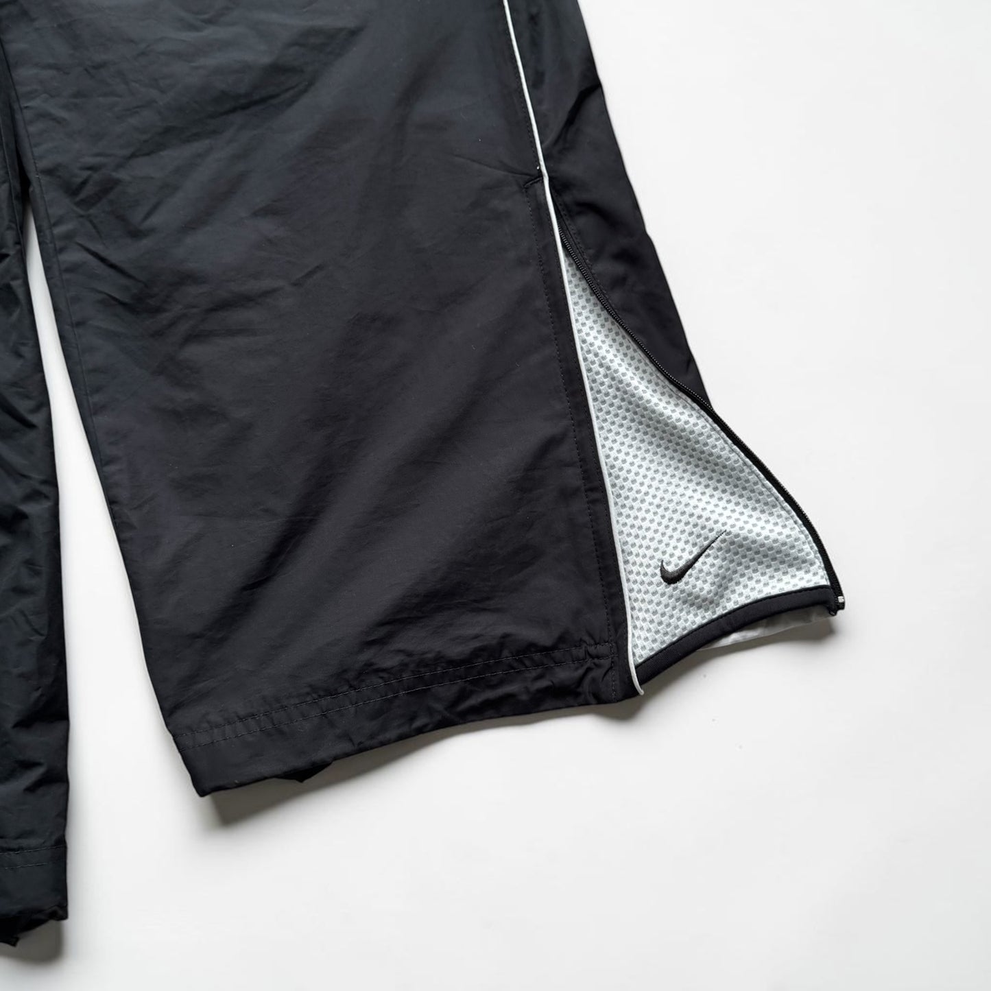 SUPER RARE 2000s Baggy Nike Trackpants Black *PREMIUM* - (L)