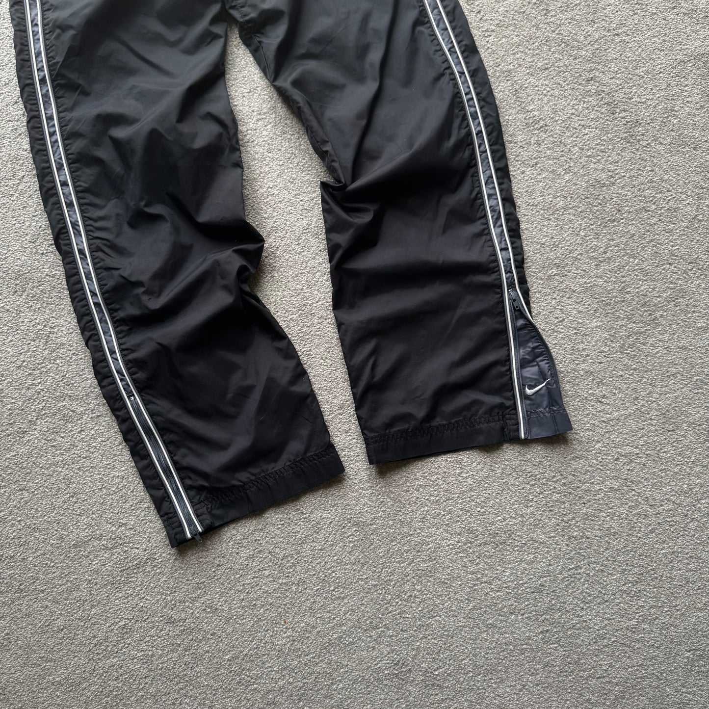 SUPER RARE 2000s Nike Trackpants Black - (XS)