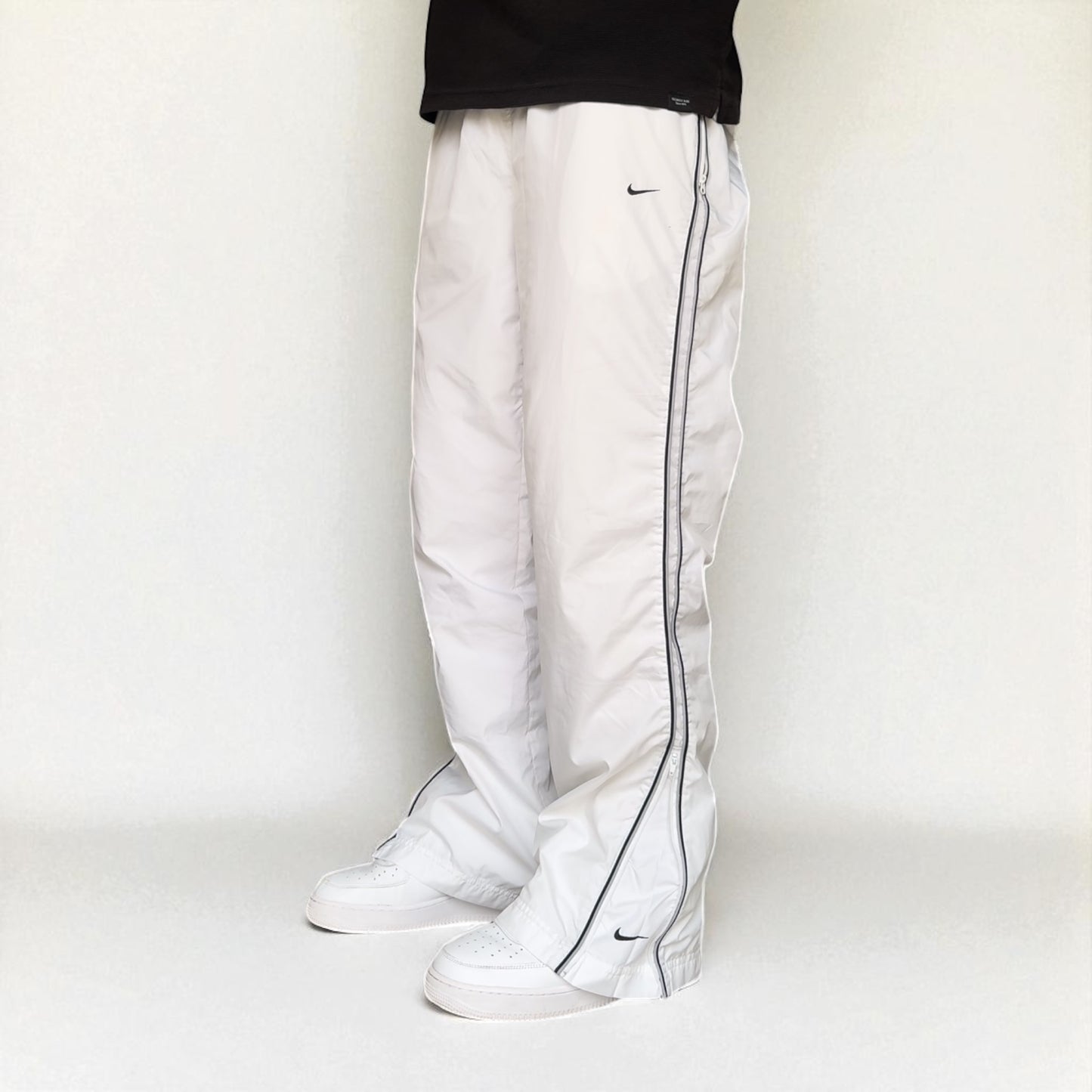 SUPER RARE 2000s Baggy Nike Trackpants White - (M)