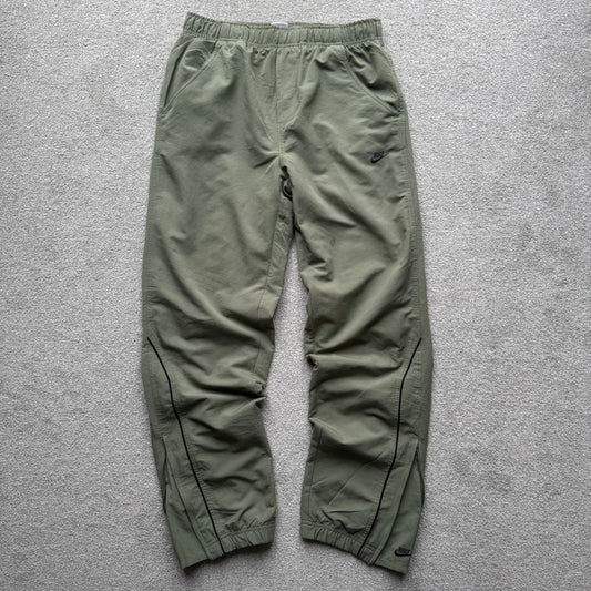 SUPER RARE 2000s Nike Trackpants Green - (S)