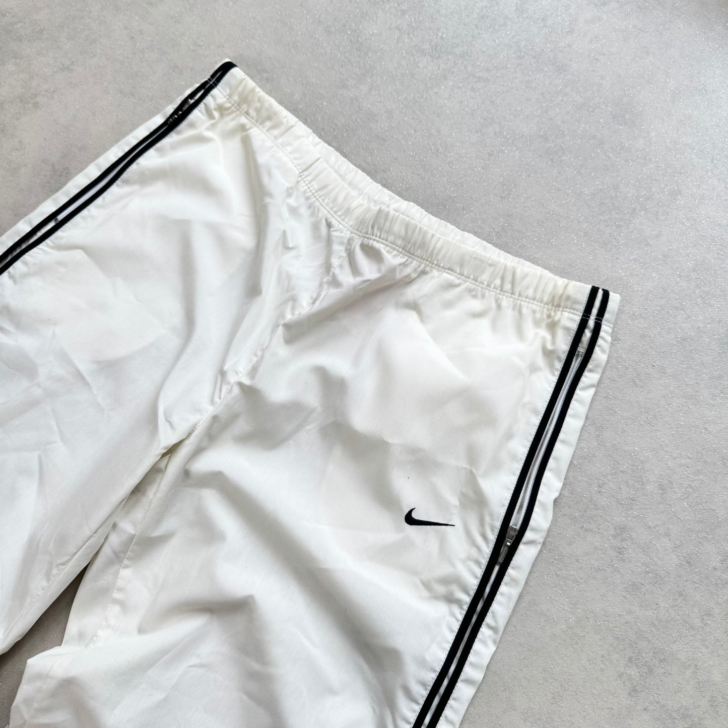 SUPER RARE 2000s Baggy Nike Trackpants - (M)