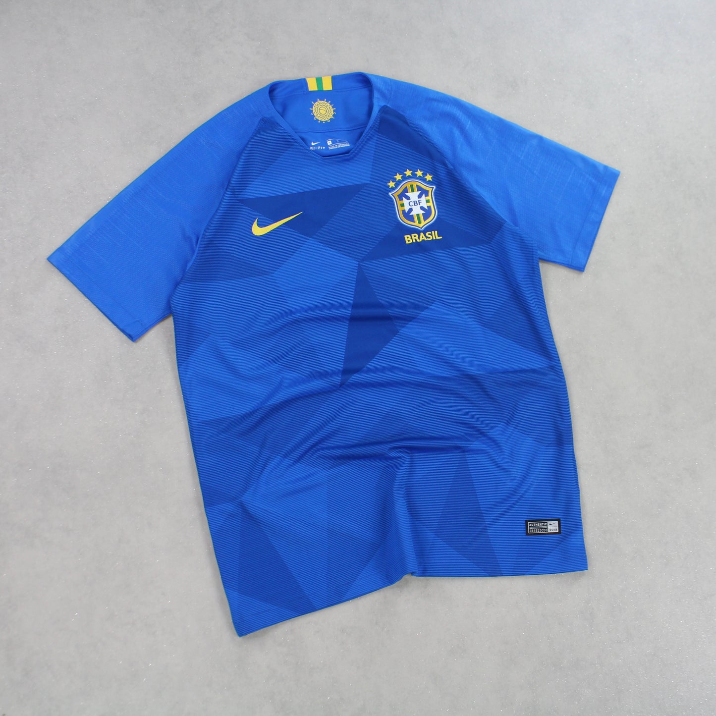 RARE 2018 Nike Brazil Top - (M)