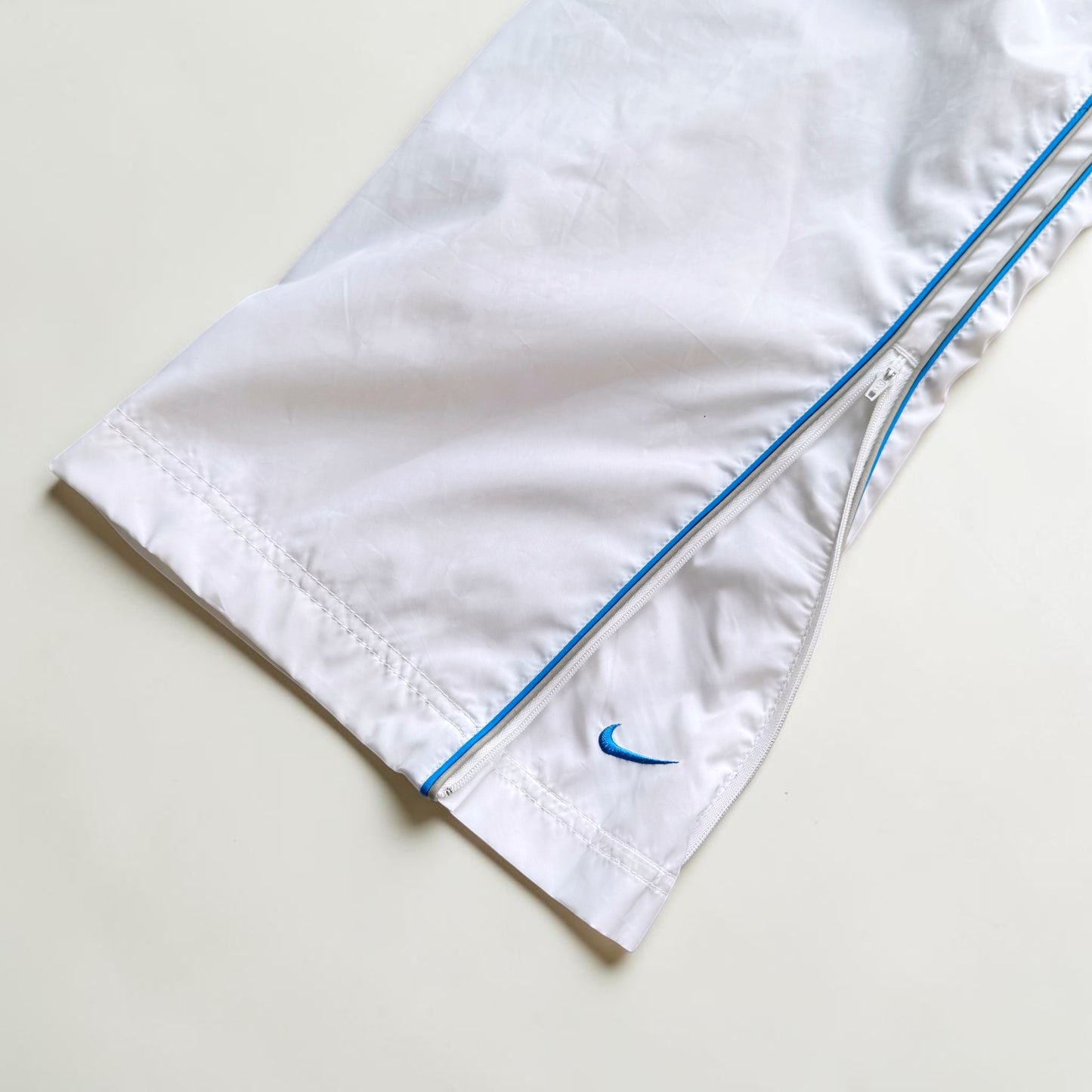 SUPER RARE 2000s Baggy Nike Trackpants White *PREMIUM* - (L)