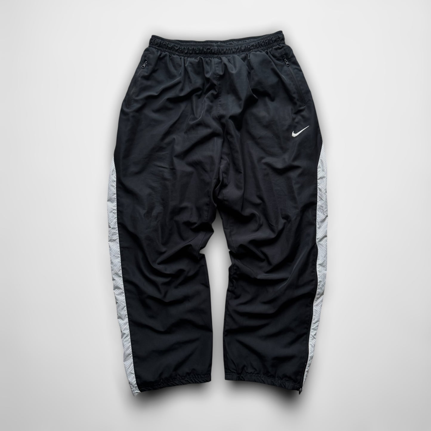 RARE Baggy Nike Trackpants Black - (L)