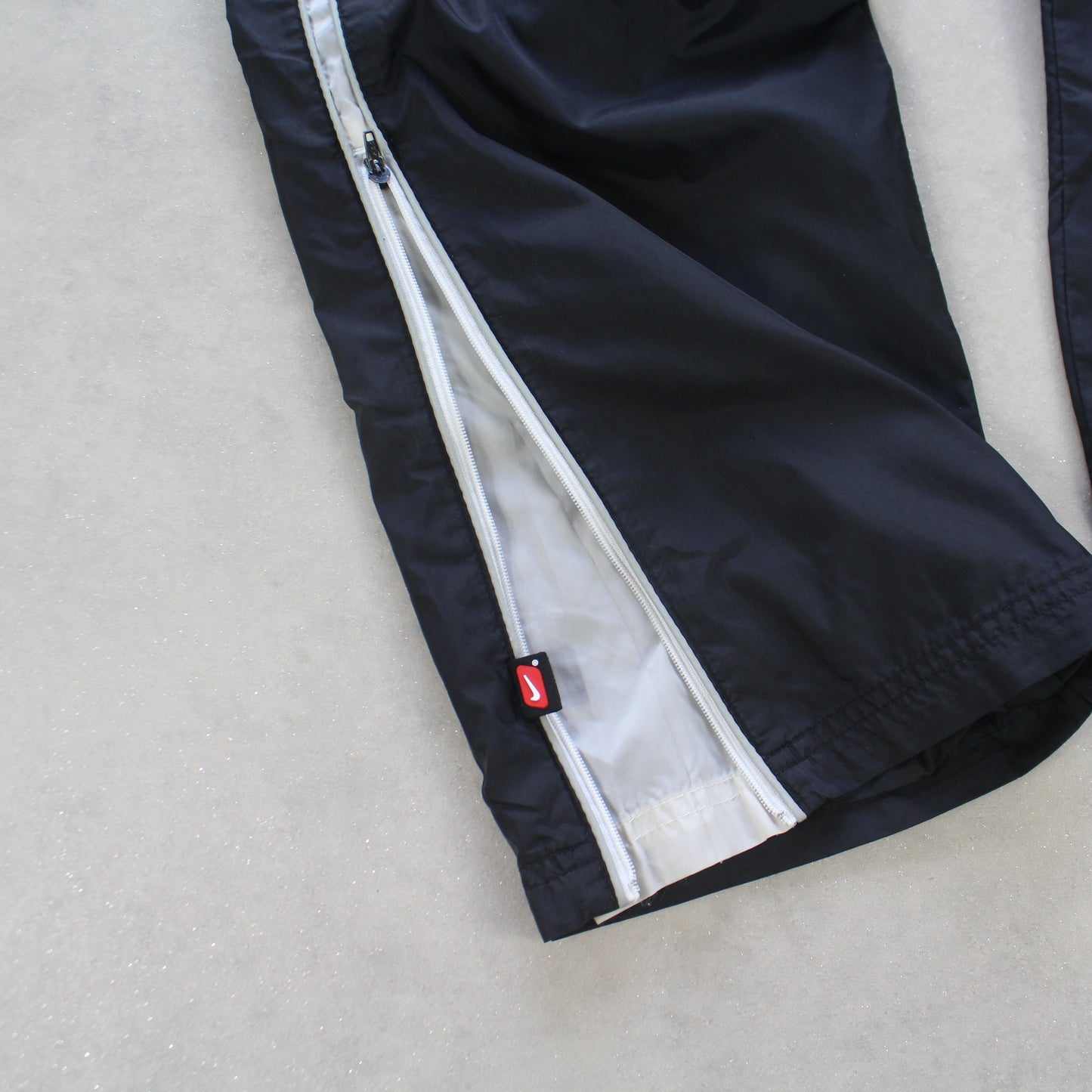 SELTENE Nike Trainingshose aus den 2000ern, Schwarz – (M)