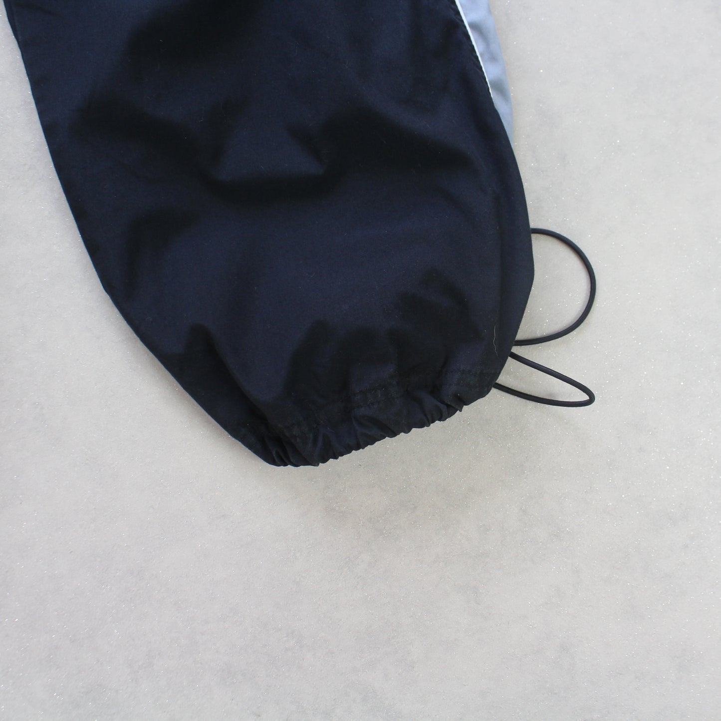 SELTENE Nike Trainingshose aus den 2000ern, Schwarz – (M)