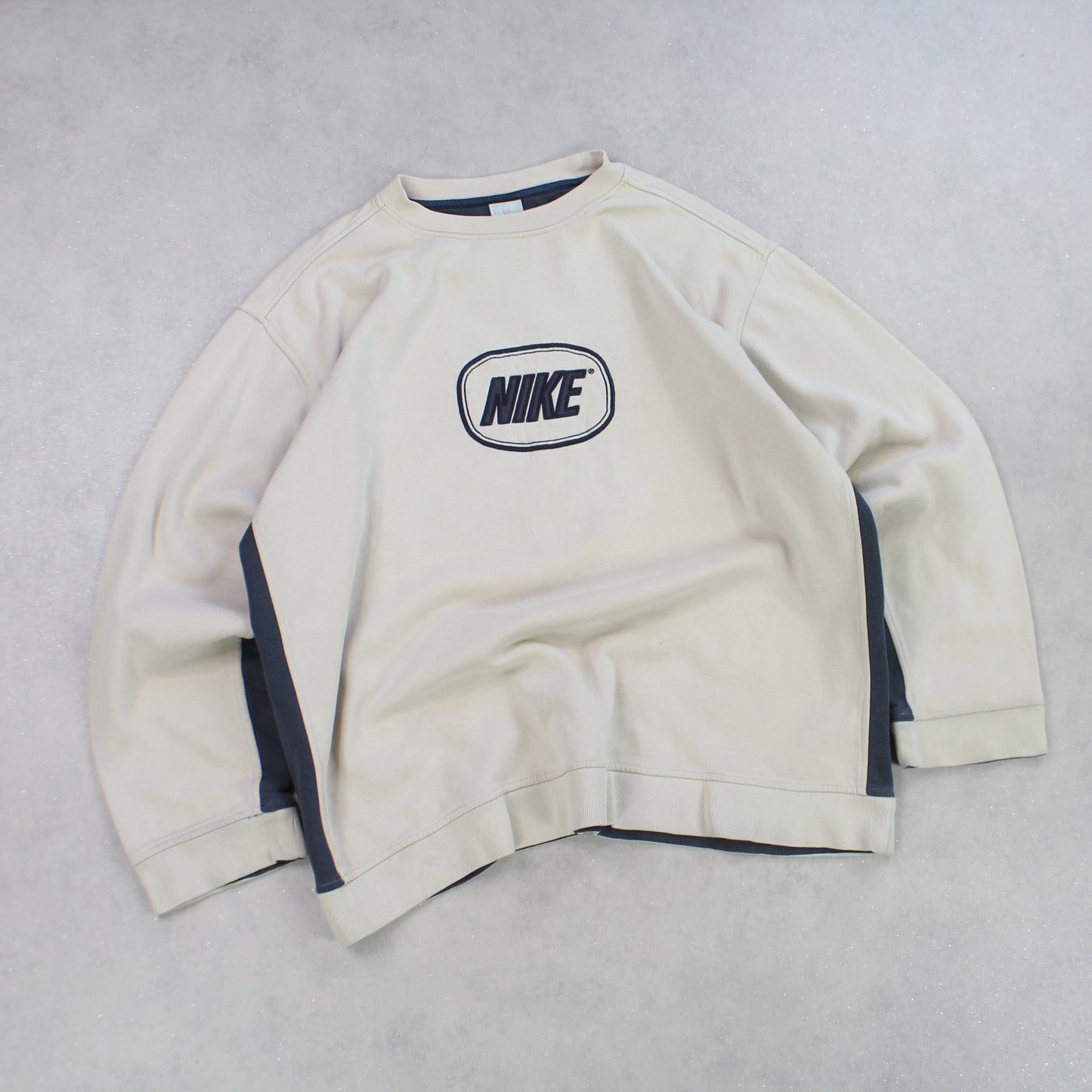 SUPER RARE 2000s Nike Sweatshirt Cream - (XL)
