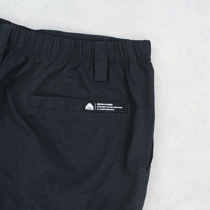 RARE Vintage 1990s Nike ACG Shorts Black - (M)