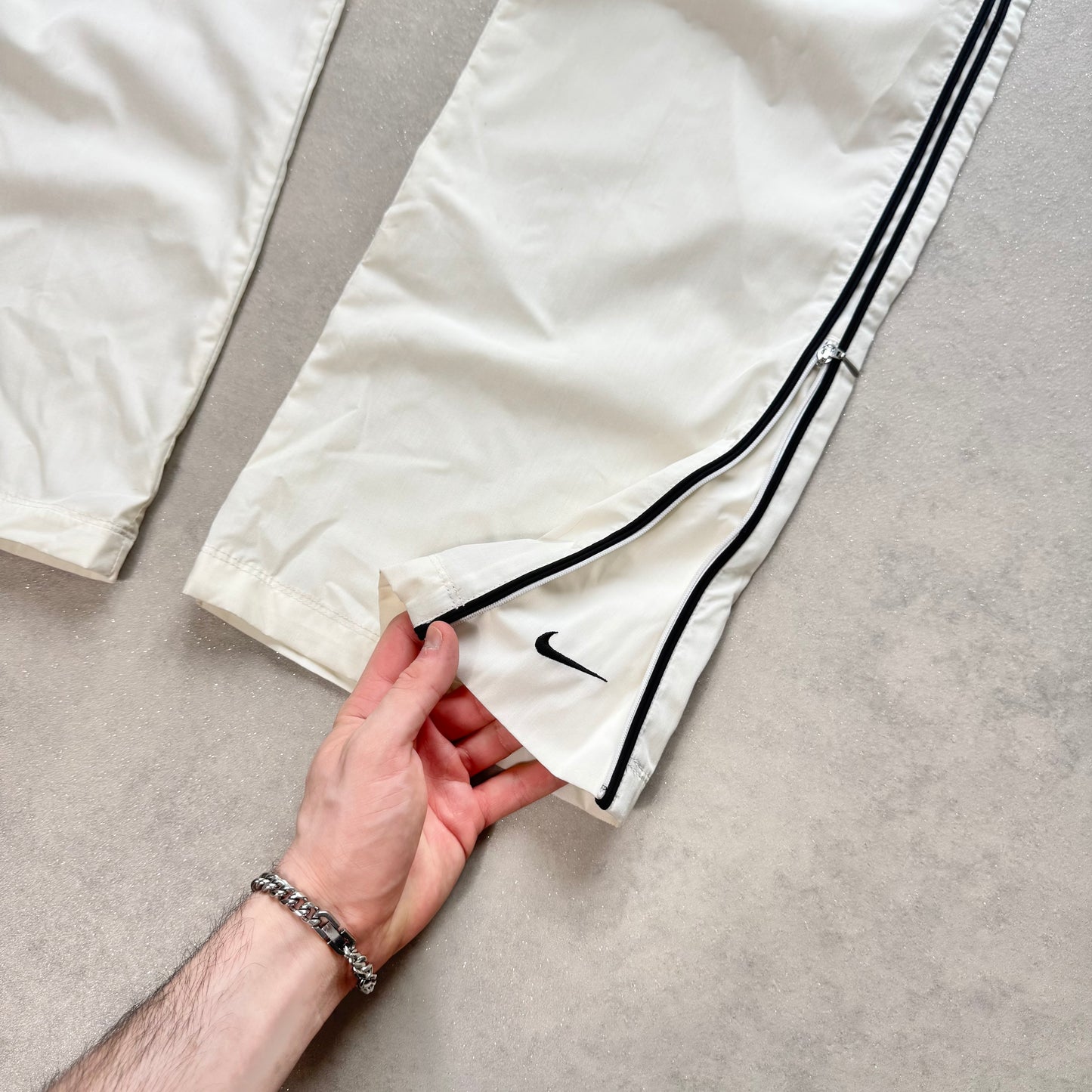 SUPER RARE 2000s Baggy Nike Trackpants - (M)