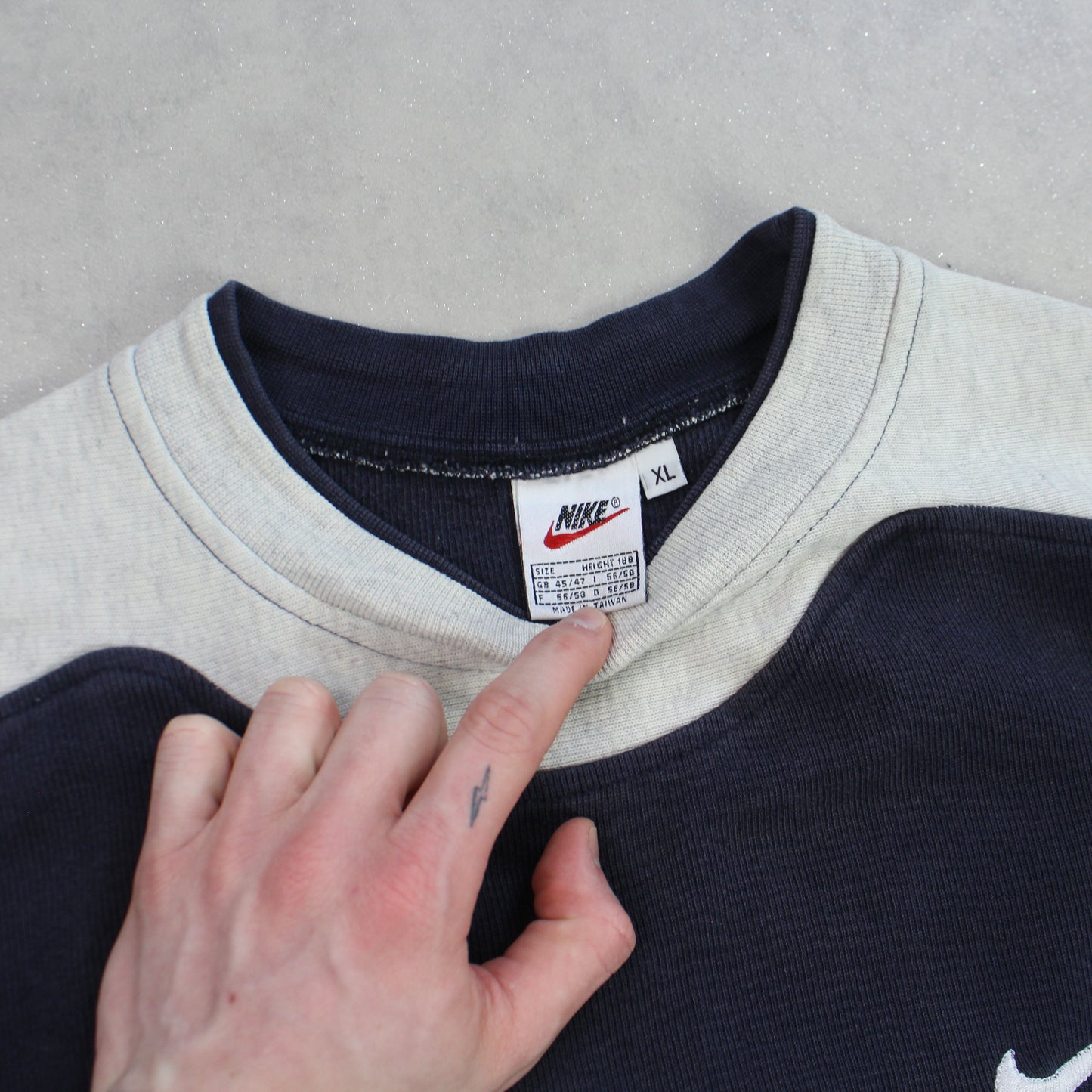 RARE Vintage 1990s Nike Swoosh Sweatshirt Navy - (L)