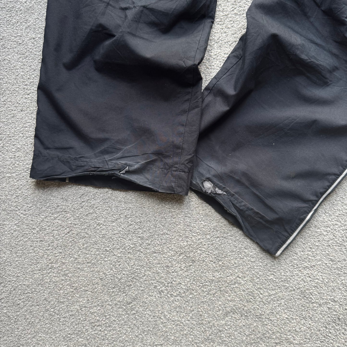 SUPER RARE 2000s Nike Trackpants Black - (L)