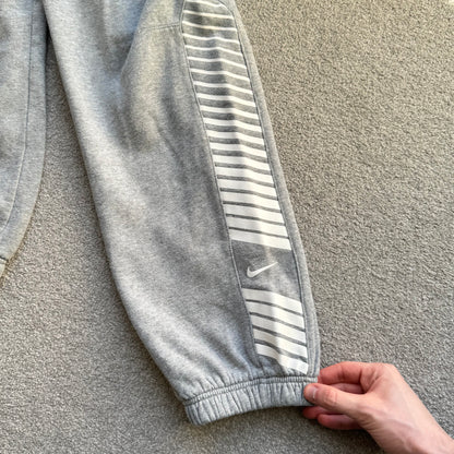 SUPER RARE 2000s Nike Joggers Grey - (M)