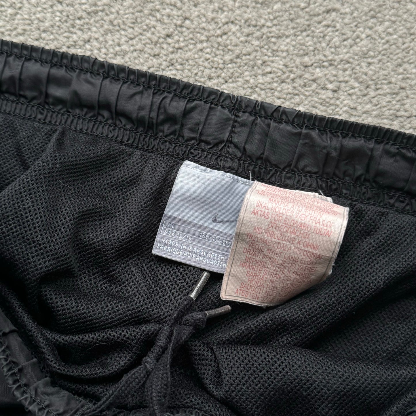 SUPER RARE 2000s Nike Trackpants Black - (S)