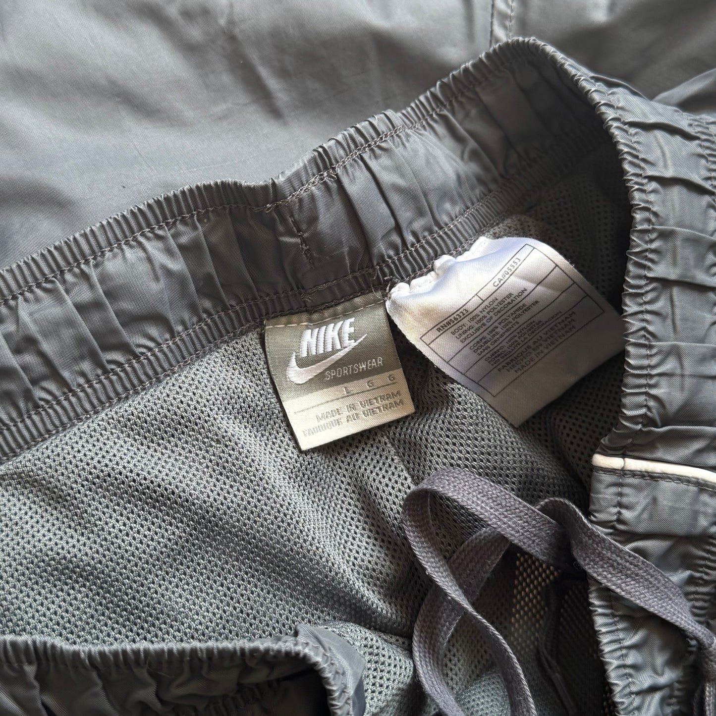 SUPER RARE 2000s Baggy Nike Trackpants Grey *PREMIUM* - (L)