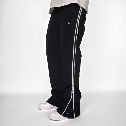 SUPER RARE 2000s Nike Trackpants Black - (S)