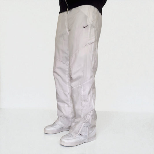 SUPERSELTENE Nike Trainingshose aus den 2000ern, weiß – (L)