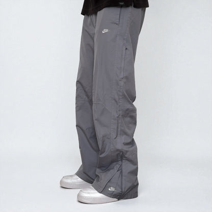 SUPERSELTENE Nike Trainingshose aus den 00ern, Grau – (L)