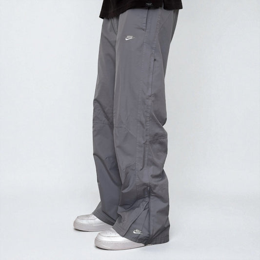 SUPERSELTENE Nike Trainingshose aus den 00ern, Grau – (L)