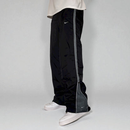 SUPER RARE 1990s Nike Trackpants Black - (M)