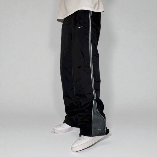 SUPER RARE 1990s Nike Trackpants Black - (M)