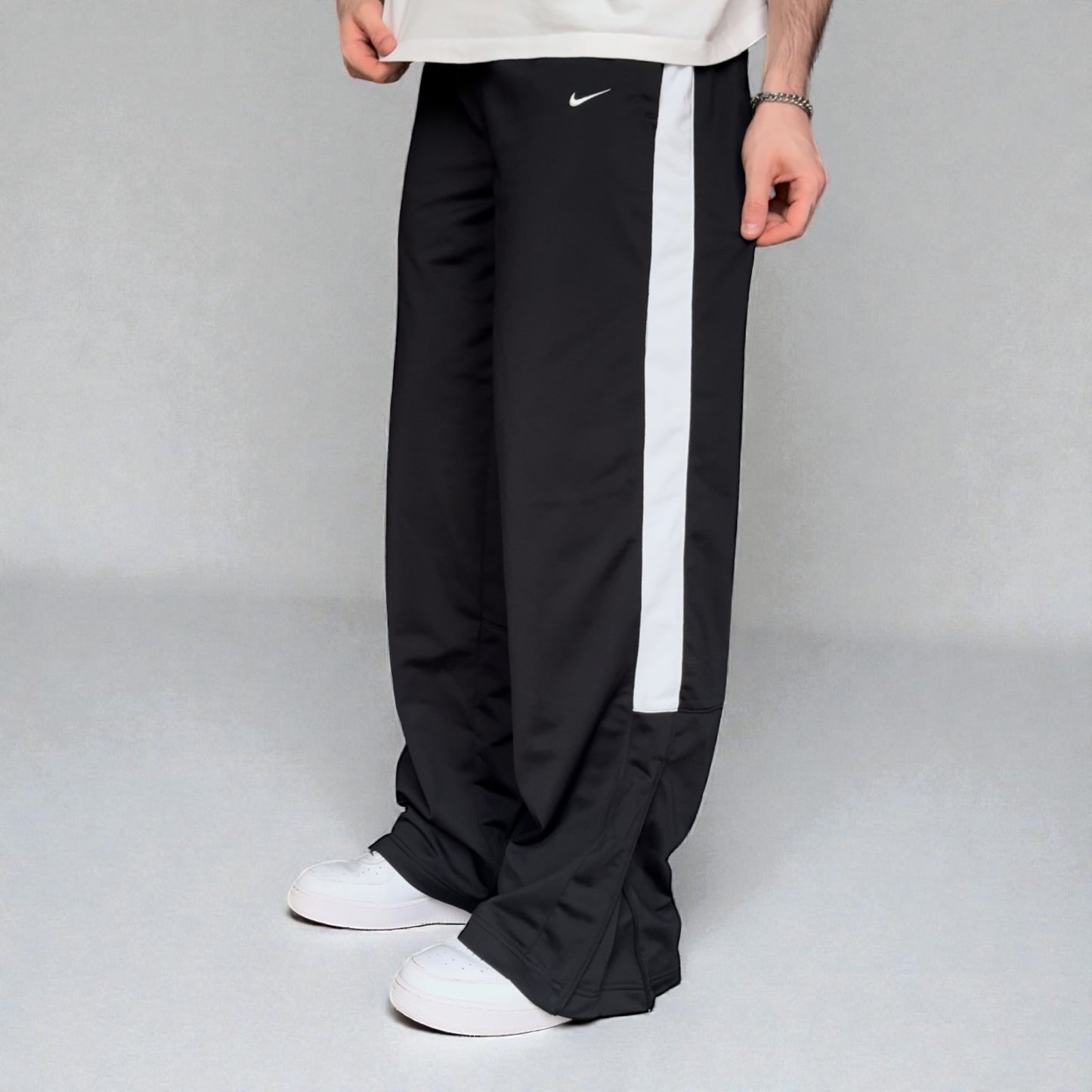 RARE 2000s Baggy Nike Trackpants Black - (L)