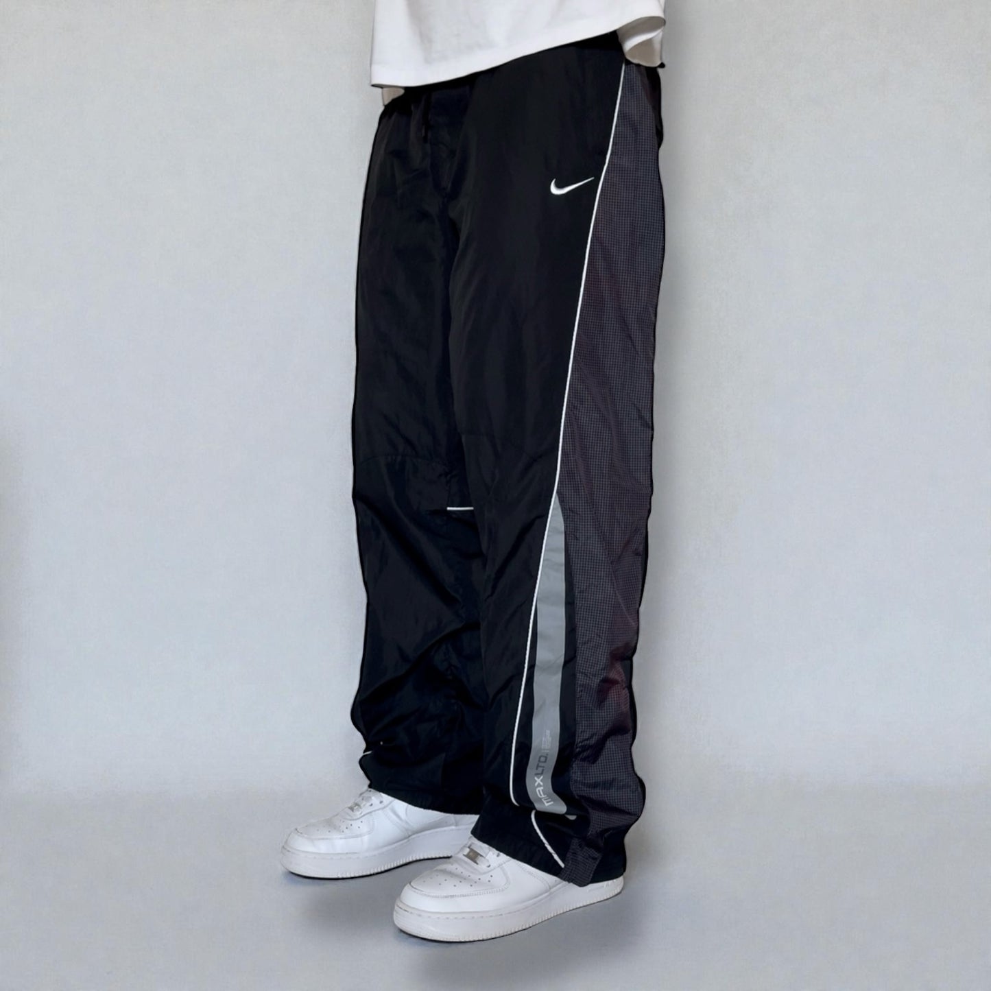 SUPER RARE 2000s Nike Air Max Trackpants Black - (L)