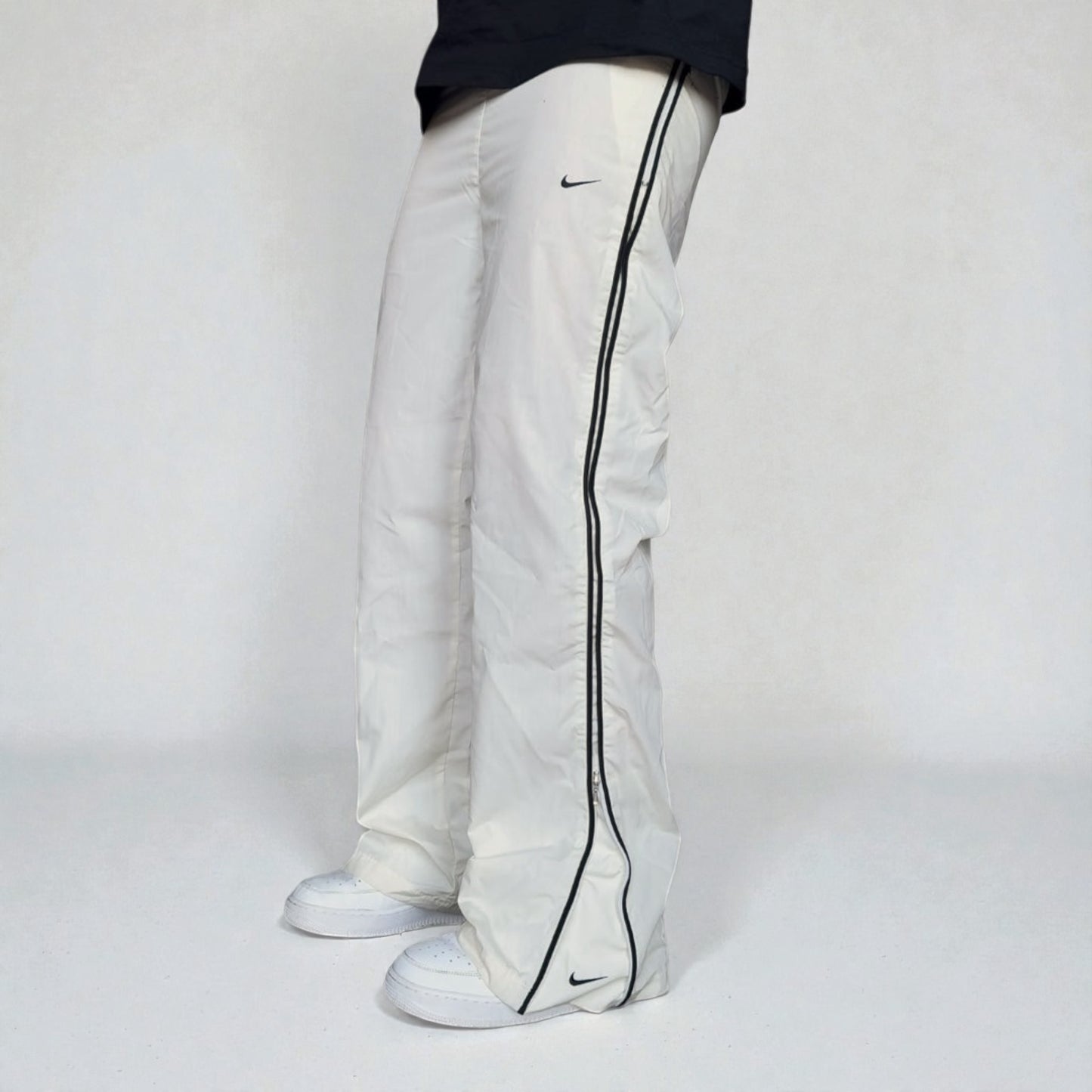 SUPER RARE 2000s Baggy Nike Trackpants - (M)