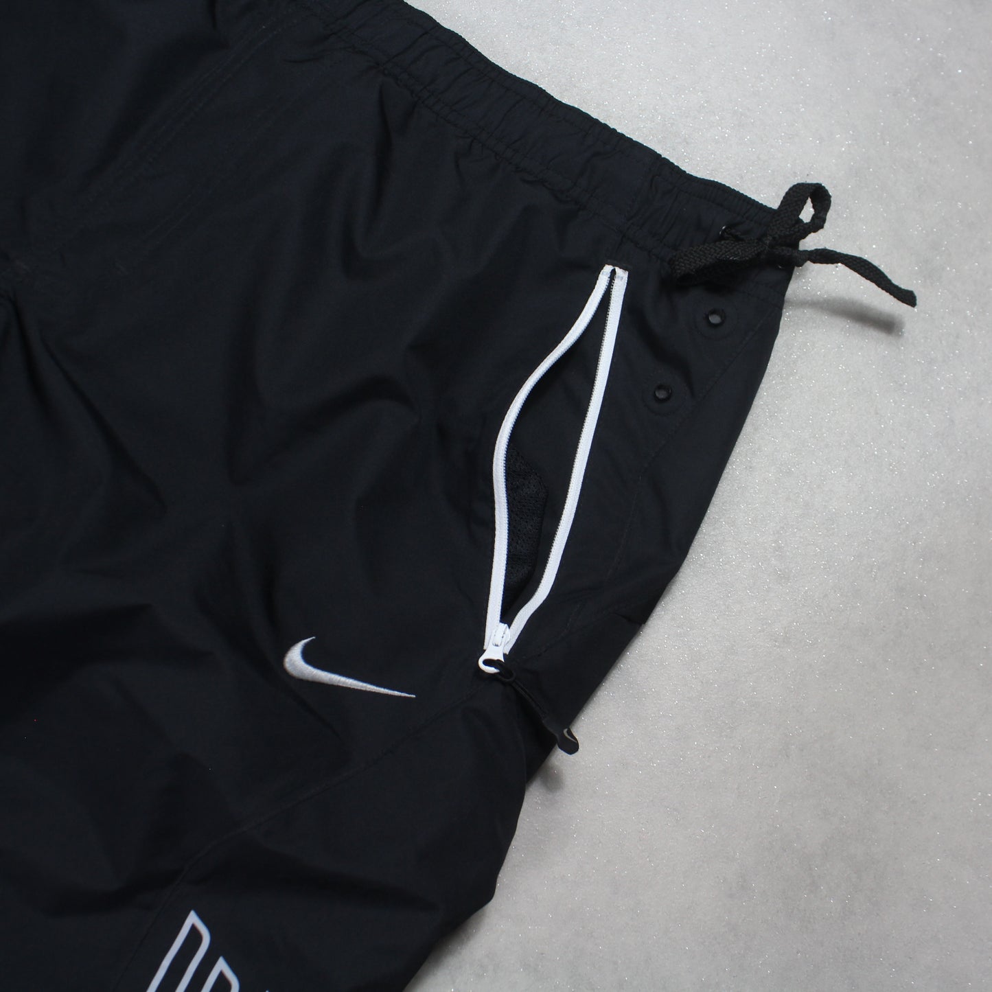 SUPER RARE 2000s Nike ‘Sample’ Trackpants Black - (M)