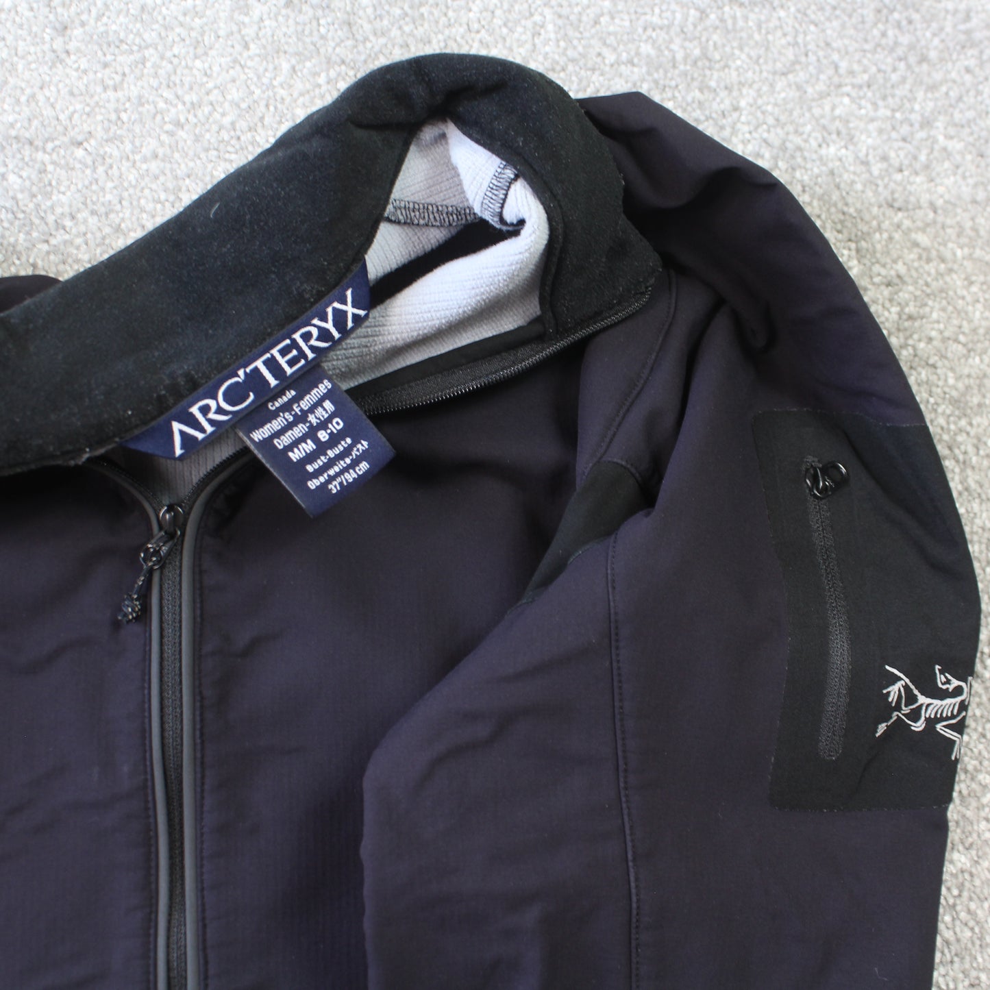 RARE Arcteryx Zip Jacket Black - (S)